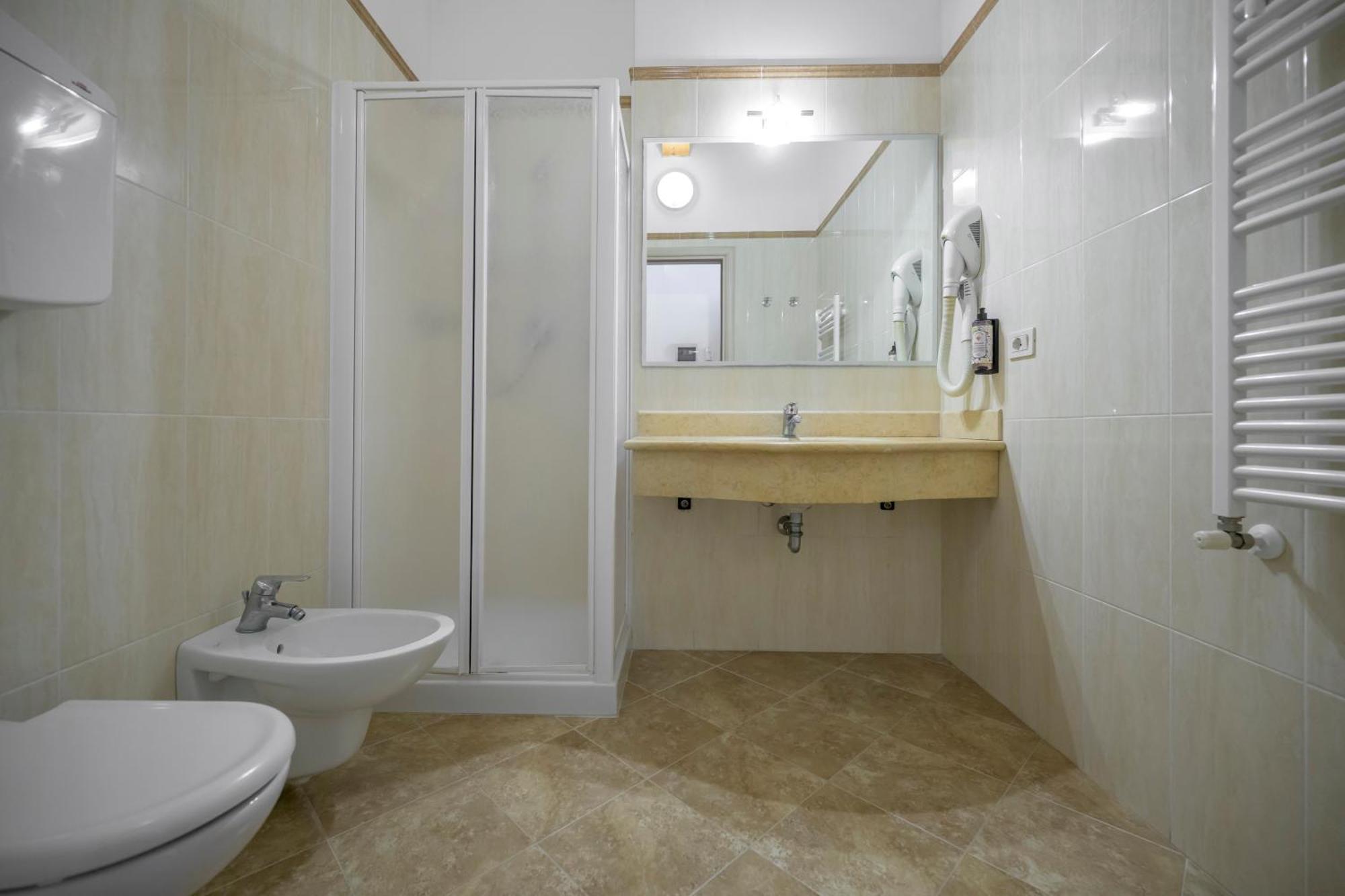 Triple Room Balcony or Terrace Lake View