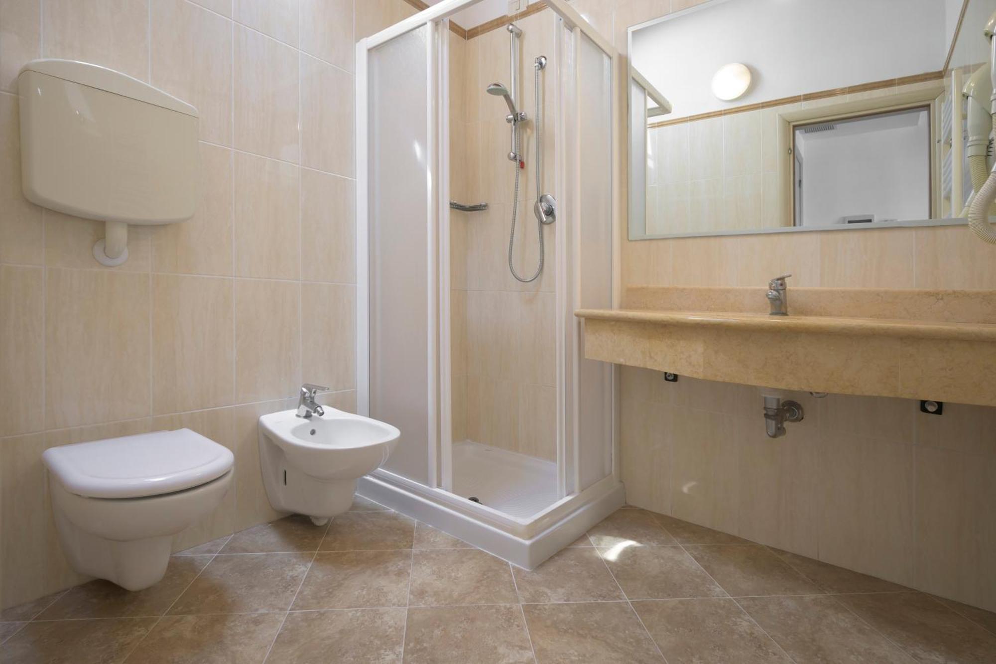 Triple Room Balcony or Terrace Lake View