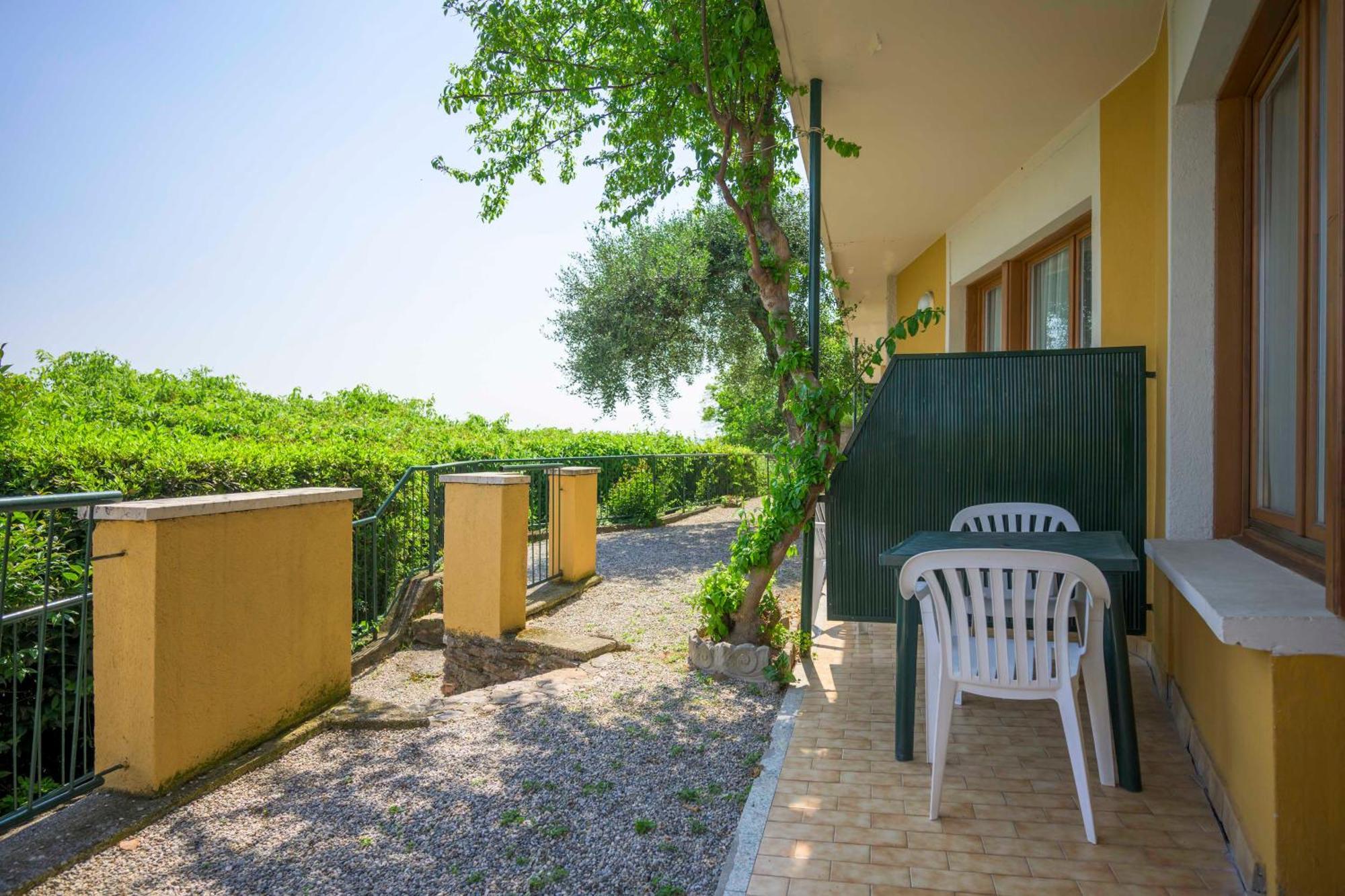 Triple Room Balcony or Terrace Mountain View